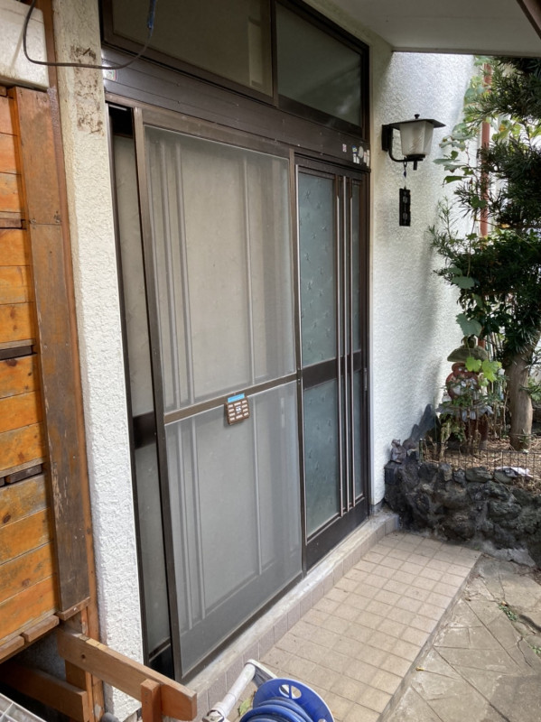 玄関ドア交換｜リフォームの施工事例｜新築・注文住宅・リフォーム｜三和建設株式会社｜伊豆・伊東市リフォーム前0