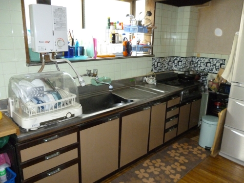 キッチン入替｜リフォームの施工事例｜新築・注文住宅・リフォーム｜三和建設株式会社｜伊豆・伊東市リフォーム前0